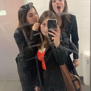 Meet your Posher, Theadora